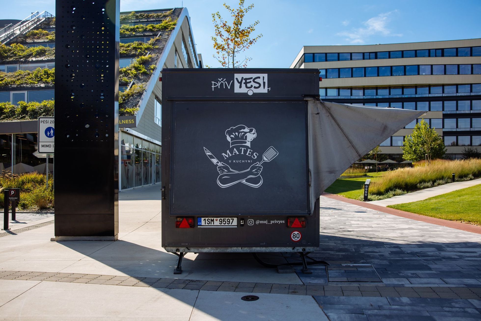 PřívYES, přívěs, jídlo, gastronomie, Palmovka, Libeň, burger, quesadilla, street food