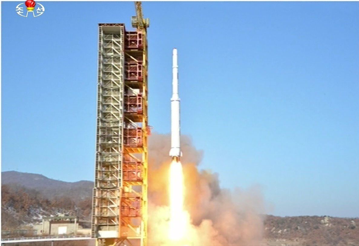 Severní Korea vypustila raketu dlouhého doletu