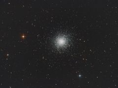 Hvězdokupa M 13, deset miliard let stará krasavice.
