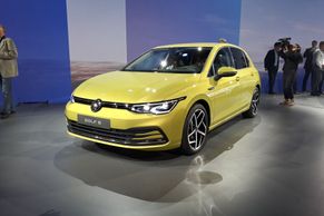 Volkswagen odhalil osmý Golf. Kontroverzní design doplňuje technika nové Octavie