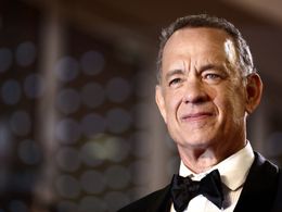 Má Oscary i Zlatou malinu a také doktorát z Harvardu. Tom Hanks slaví 68 let