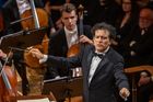 Festival Dvořákova Praha zahájil v pátek večer v Rudolfinu Frankfurtský rozhlasový orchestr.