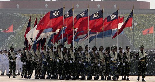 Vojenská přehlídka v Naypyidaw