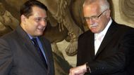 Prezident Václav Klaus jmenoval v roce 2005 na Pražském hradě premiérem Jiřího Paroubka a pověřil ho sestavením vlády.