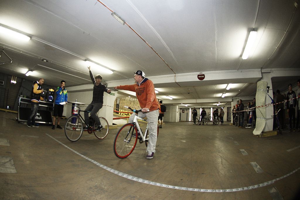 Garage race