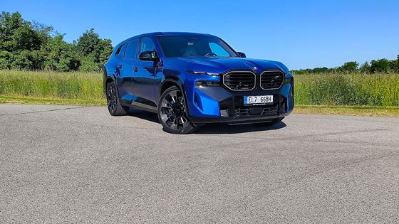 Přehání úplně ve všem. BMW XM je křiklavá oslava kapitalismu a neomezených možností