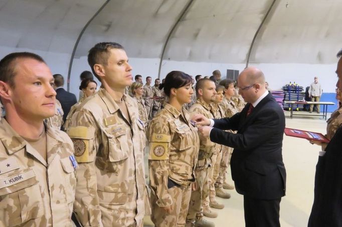 Premiér Bohuslav Sobotka v Afghánistánu.