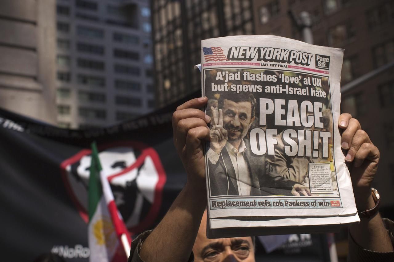 Foto: Jak loutky Ahmadínežáda a Asada křepčily u OSN v New Yorku