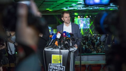 Speciál DVTV ke slovenským volbám: Ficův propad, triumf slaví hnutí Obyčejní lidé