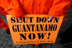Unie i Česko tápou kvůli vězňům z Guantánama
