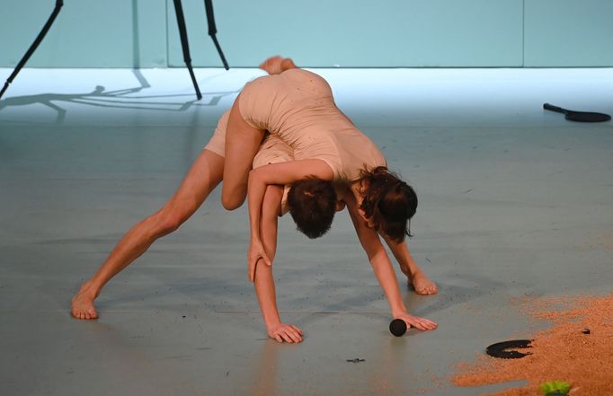 Anastázie Dobrodinská jako Mařenka a Richard Janča coby Jeníček.