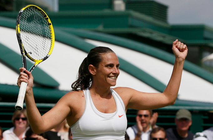 Roberta Vinciová v zápase proti Dominice Cibulkové na Wimbledonu 2013