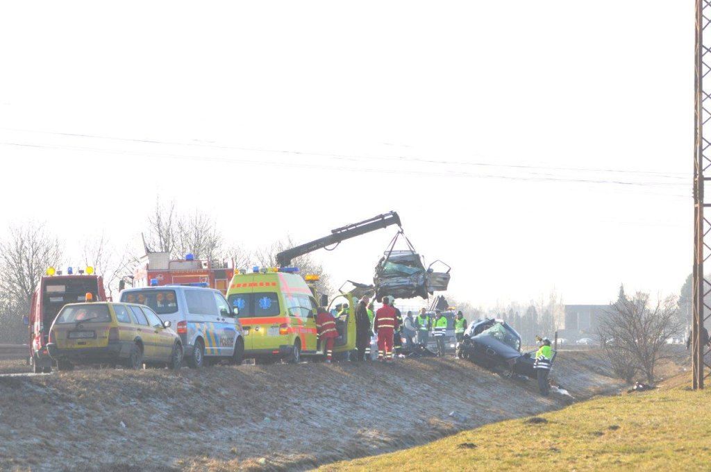 Tragická nehoda u Prostějova, zemřelo šest lidí