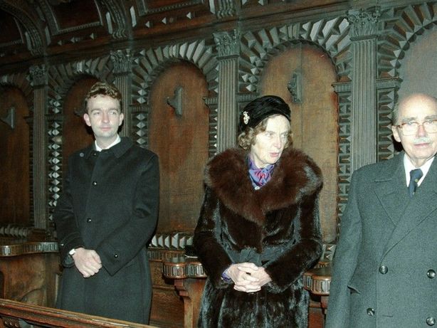 Karel Habsburský-Lotrinský s matkou a otcem Ottem v roce 1992.