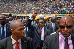 Zimbabwe má nového prezidenta. "Krokodýl" Mnangagwa složil přísahu