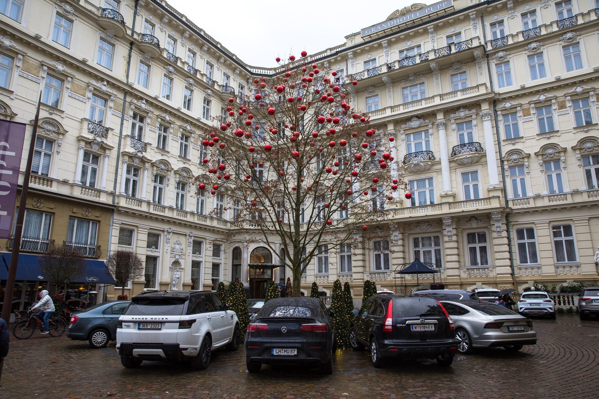 Karlovy Vary, turismus, obchody, turisté