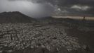 A general view of the holy city of Mecca from the top of Mount Noor where Muslims believe Prophet Mohammad received the first words of the Koran through Gabriel, during the annual haj pilgrimage October 21, 2012. REUTERS/Amr Abdallah Dalsh (SAUDI ARABIA - Tags: RELIGION CITYSPACE) Published: Říj. 21, 2012, 9:43 odp.