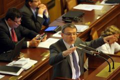 Živě: Poplatek za odpad až 1000 korun? Poslanci kývli