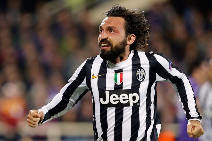 EL: Andrea Pirlo slaví postupový gól Juventusu pro Fiorentině