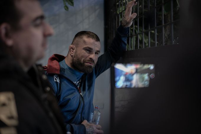 Snímek z dokumentu Karlos.