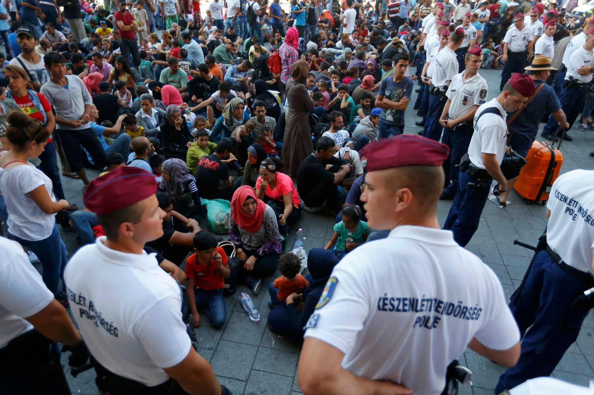 Maďaři ve snaze ubránit Schengen uzavřeli největší nádraží