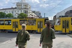Do ukrajinské armády se hlásí stále více žen. Zůstaneme i po válce, říkají odhodlaně