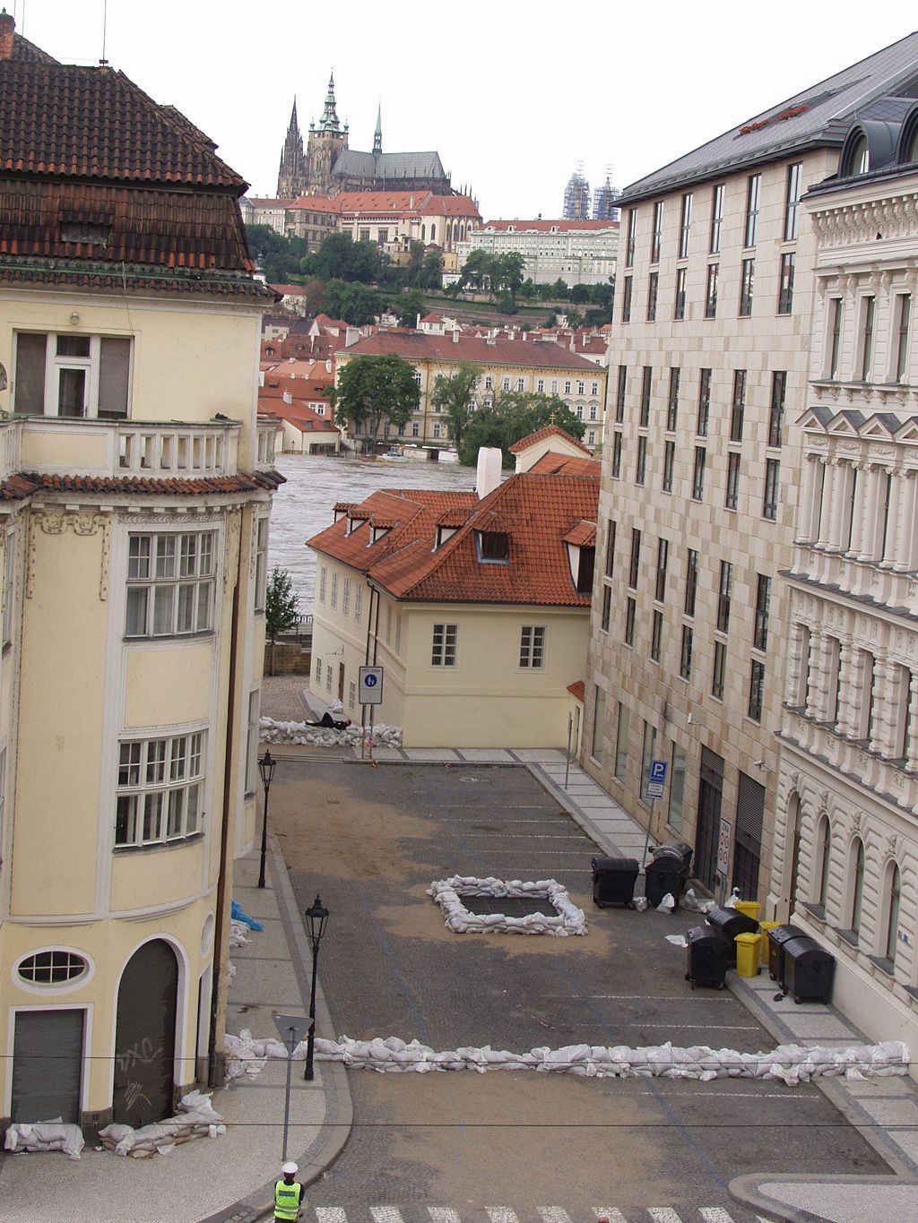 Foto: Klementinum vzpomíná na ničivé povodně z roku 2002 -