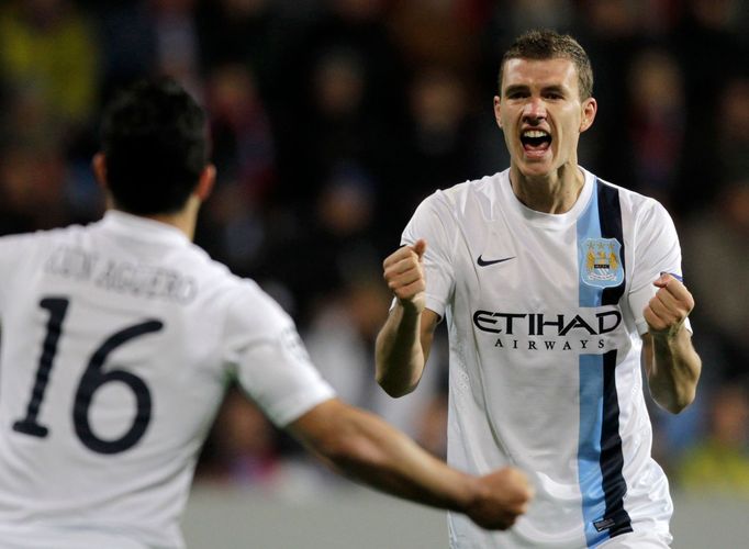 Fotbal, Plzeň - Manchester City: Edin Džeko slaví gól