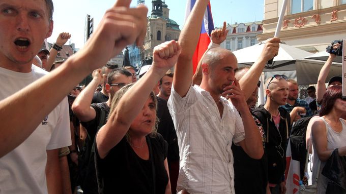 Foto: Pražský protest proti imigrantům podpořil i Kotleba