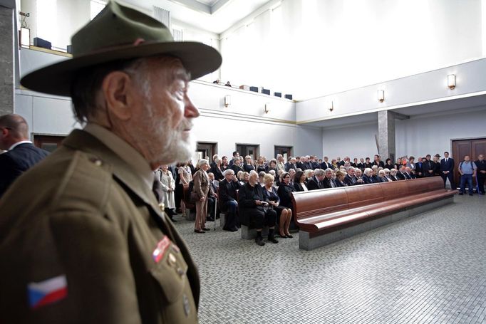 Fotografie z pohřbu Dagmar Burešové, který se uskutečnil 11. 7. 2018 ve Strašnickém krematoriu v Praze.