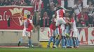 Semifinále MOL Cupu 2018/19, Slavia - Sparta: Fotbalisté Slavie oslavují gól na 2:0.