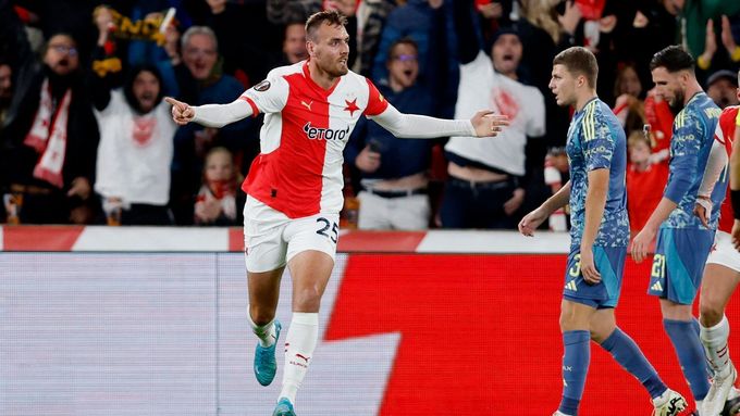 Tomáš CHorý slaví gól v zápase EL Slavia - Ajax