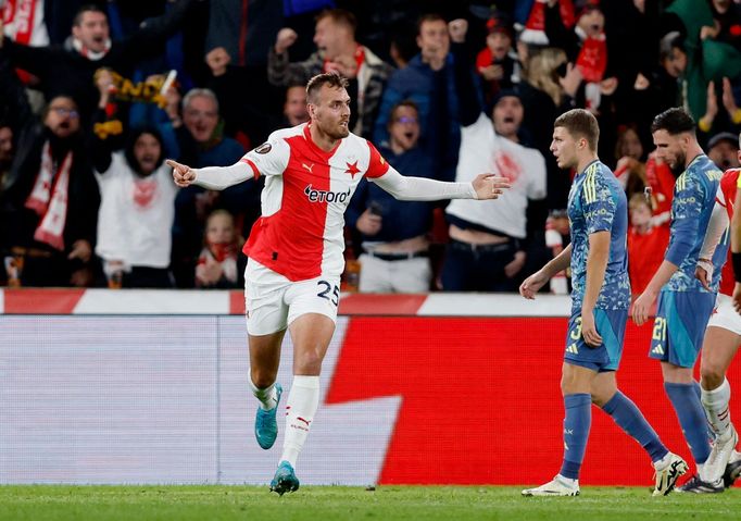 Tomáš CHorý slaví gól v zápase EL Slavia - Ajax