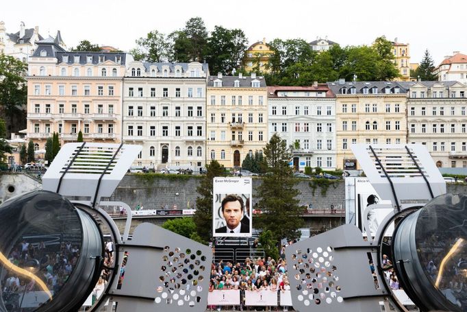 Snímek z karlovarského festivalu.