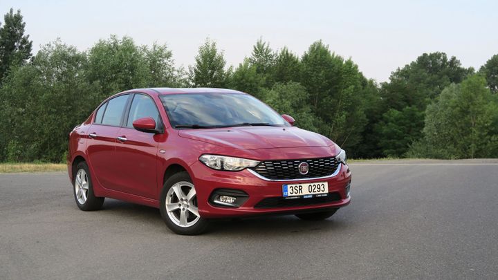 Nezdražily už ojeté Dacie moc? Zkuste Fiat Tipo, je stejně spolehlivý a pohodlnější; Zdroj foto: Martin Frei
