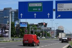 Strach je zbytečný. Většina kamer v Praze pokuty řidičům nerozdává. Víte, jak je poznat?