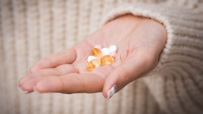 Primárním zdrojem vitamínů a minerálních látek musí být vždy pestrá strava.