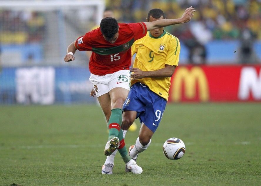 Luis Fabiano v zápase s Portugalskem