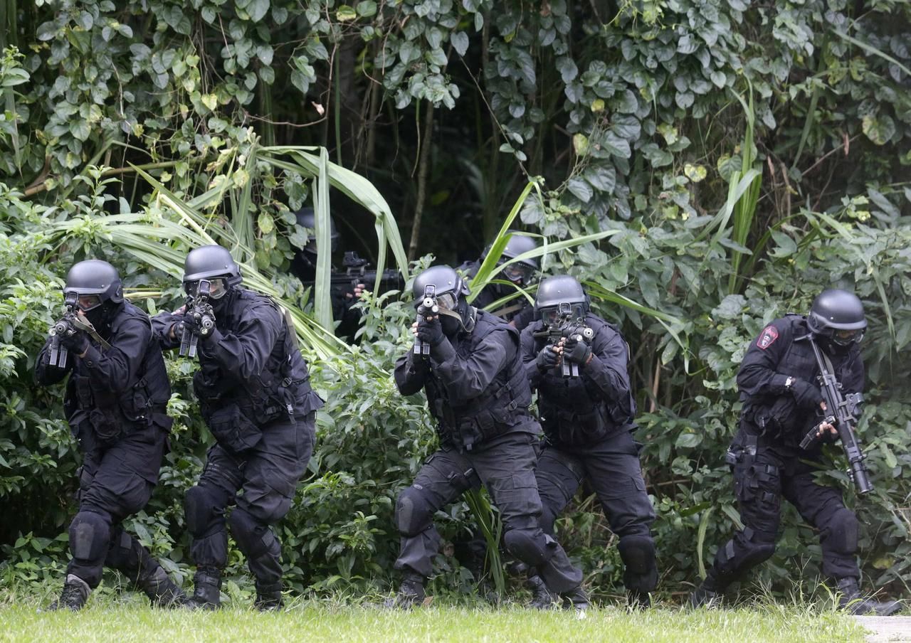 Fotogalerie: Jak vypadají militantní přípravy na fotbalový šampionát v Brazílii