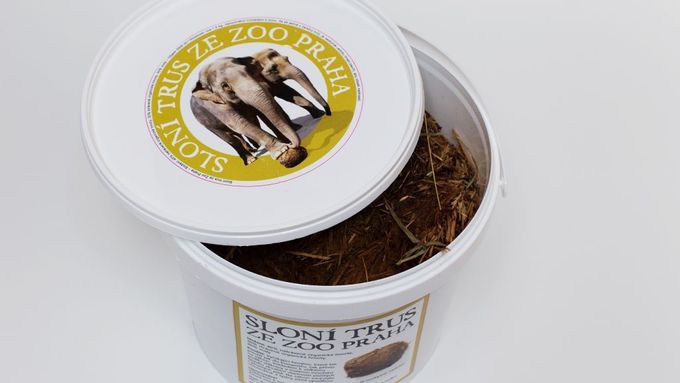 Pražská zoo začala zahrádkářům prodávat unikátní hnojivo - sloní trus