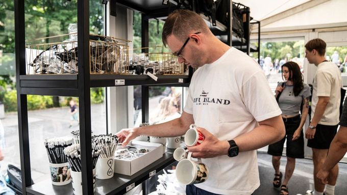 Festivalový merch.