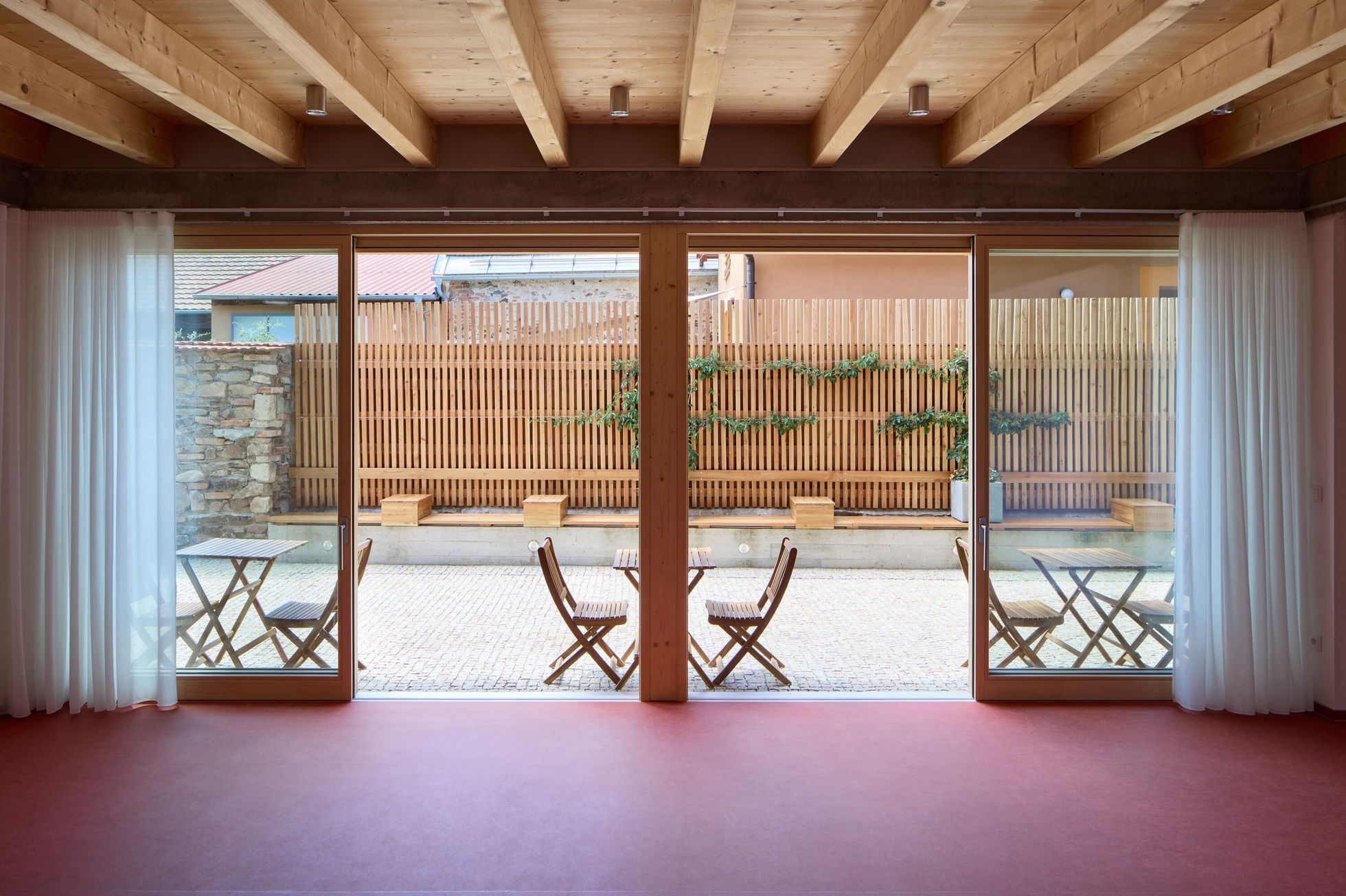 dům s kavárnou, domek, dům, kavárna, jóga, studio, přestavba, realizace, architektura