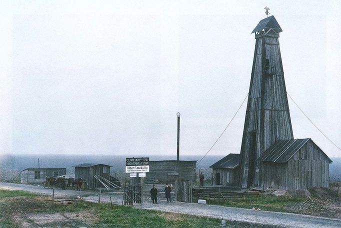 Slezská Ostrava, Důl Jan Maria, vrtná věž na Borku. Důl byl založen roku 1852, uzavřen v roce 1963. Těžba tam probíhala v letech 1855 až 1963. Jeho hloubka byla 460 metrů