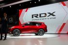 Značku Acura v Evropě známe nejvýše z individuálního dovozu. V Americe ale platí za ekvivalent Lexusu a stejně jako většina výrobců dnes nabízí celou řadu SUV. Jedním z větších je pětimístný model RDX, který se v Detroitu představuje v novém vydání, zatím však jen jako koncept.