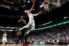 Celtics jsou krok od finále, James a spol. nastříleli jen 83 bodů