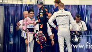 Sezona přinesla i řadu kontroverzních a dramatických momentů. Max Verstappen v Brazílii málem nafackoval Estebanu Oconovi.