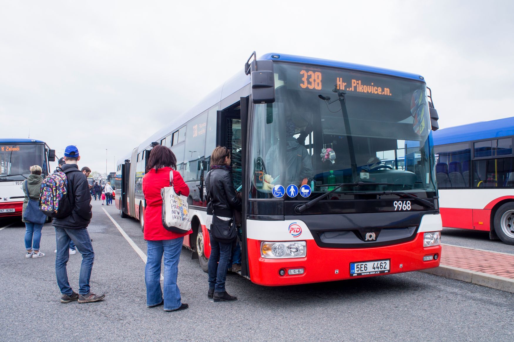 Praha integrovaná doprava autobus MHD PID