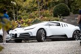 Samostatnou kategorii pak mají i moderní koncepty a prototypy. Jedním z nich je Bugatti Centodieci, které vzniklo jako moderní variace na již zmíněnou EB 110. Jeho základem je produkční Chiron, to znamená, že v útrobách pracuje osmilitrový šestnáctiválec. V plánu je vyrobit ručně deset kusů tohoto vozu, všechny už mají svého majitele.