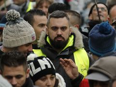 Nejznámější představitel Žlutých vest Eric Drouet na demonstraci v Paříži 2. února 2019.