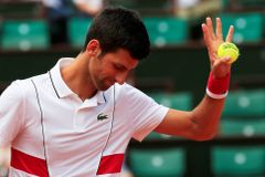 Frustrovaný Djokovič uvažuje, že letos na trávě hrát nebude